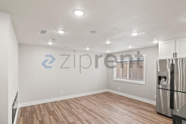 Building Photo - 42740 Jefferson St