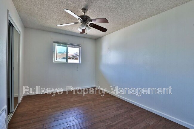 Building Photo - 825 E Alice Ave