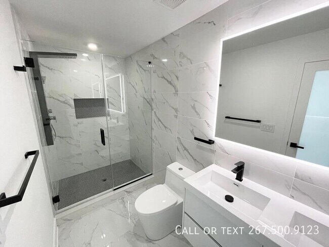 Building Photo - 2605 E Boston St