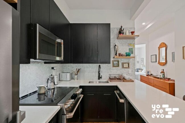 Building Photo - 2 bedroom in Brooklyn NY 11216