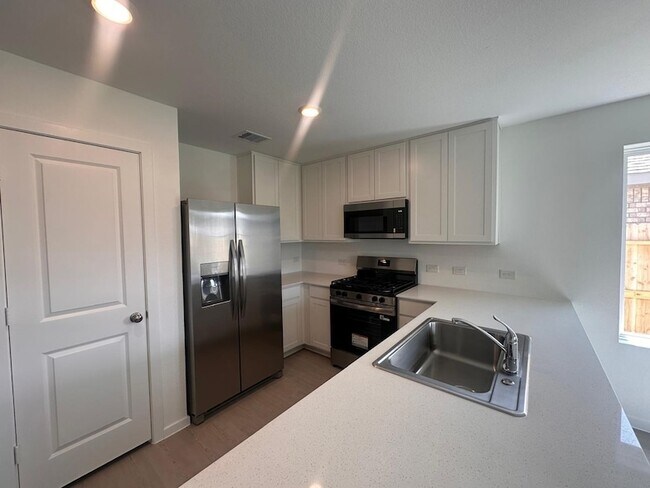 Building Photo - 26906 Rosebay Wds Dr