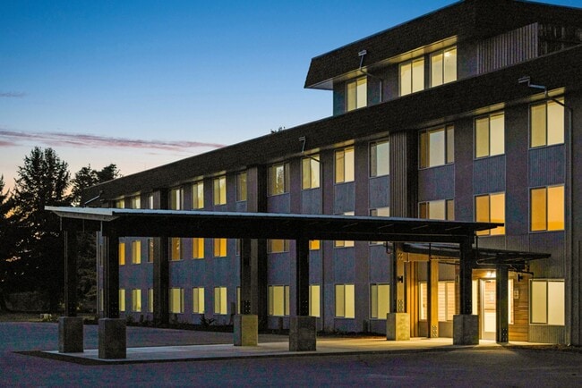 Building Photo - 1 bed 1 bath in renovated complex! This un...