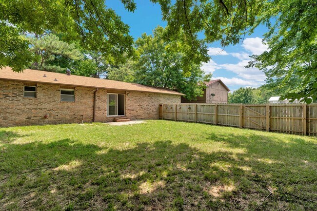 Building Photo - 4502 Garden Center Dr