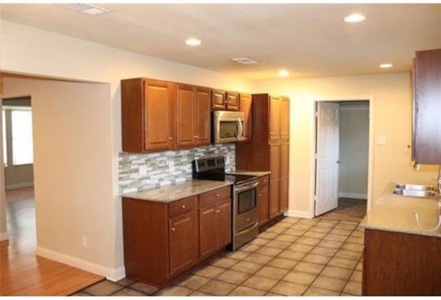 Building Photo - 13638 Pyramid Dr