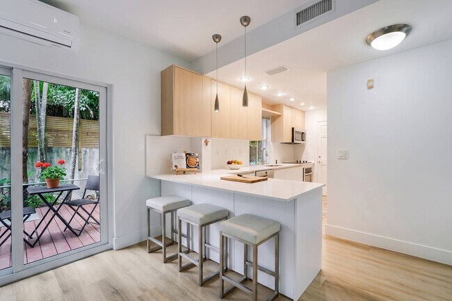 Building Photo - 3605 SW 37th Ave