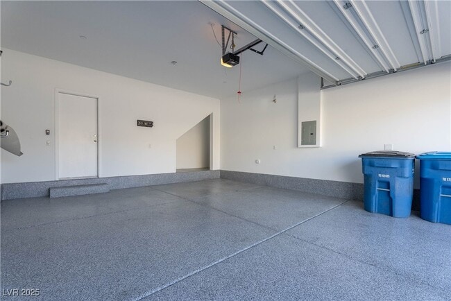 Building Photo - 5730 Sky Pointe Dr