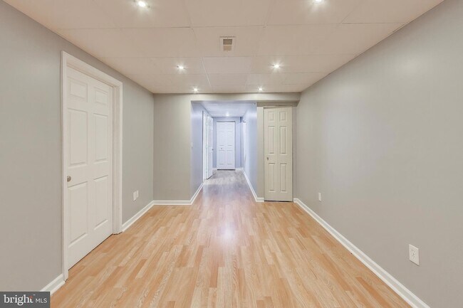 Building Photo - 5769 Yellowrose Ct