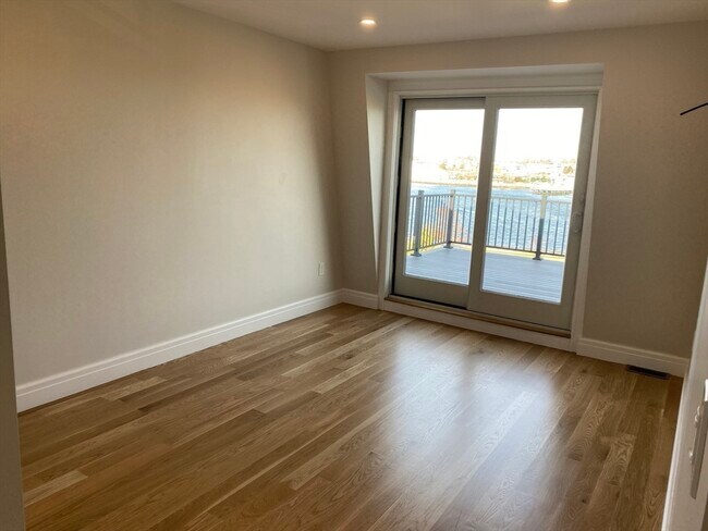 Building Photo - 200 Falcon St