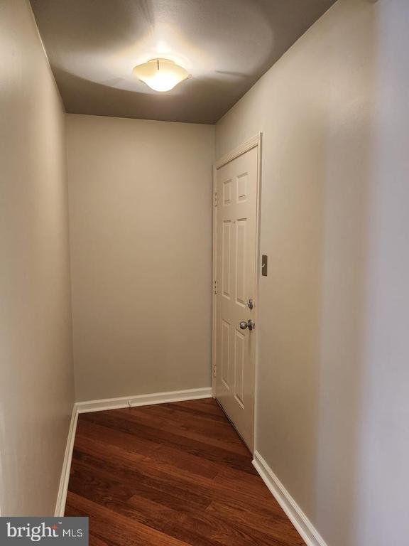 Building Photo - 10 W All Saints St