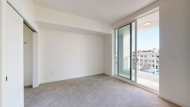 Building Photo - 920 N Osceola Ave