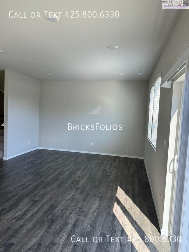 Building Photo - 1701 Moran Ave
