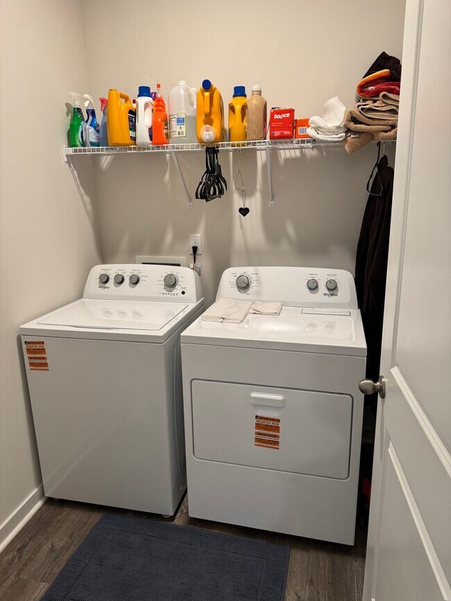 Building Photo - New Construction 3 bed 2 Bath Home in the Hamptons at Hickory! Prime Location!