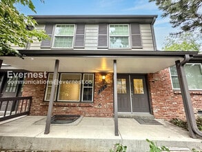 Building Photo - 7105 E Briarwood Dr