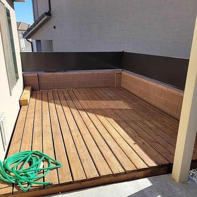 Building Photo - End Unit 4 Bedroom Townhome