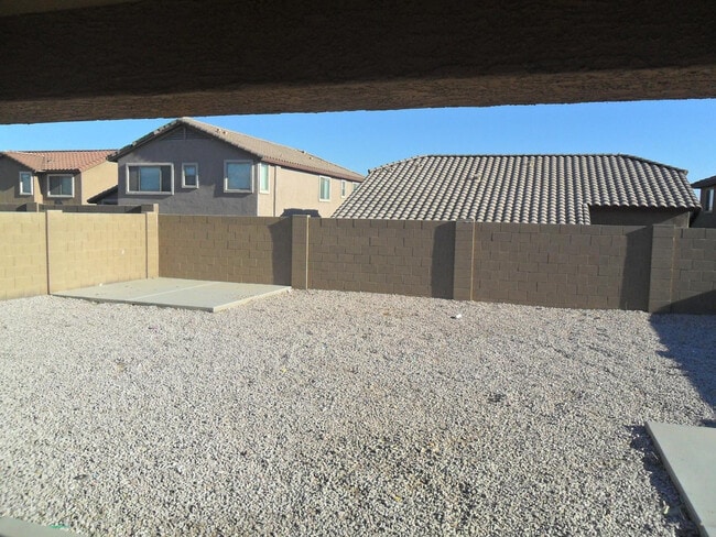 Building Photo - 25863 W Elizabeth Ave