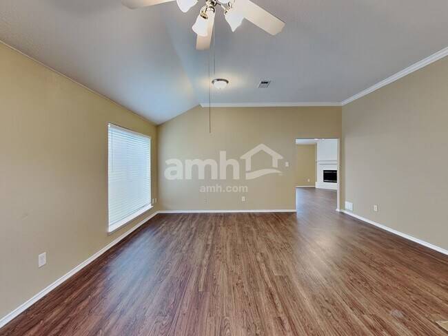 Building Photo - 432 Round Rock Rd