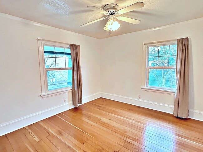 Building Photo - 858 N Stafford St