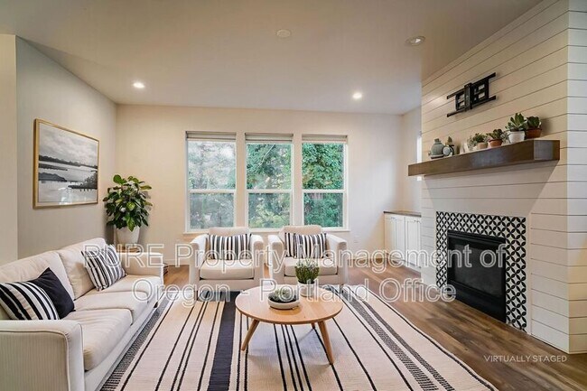 Building Photo - 995 SE Olive Way