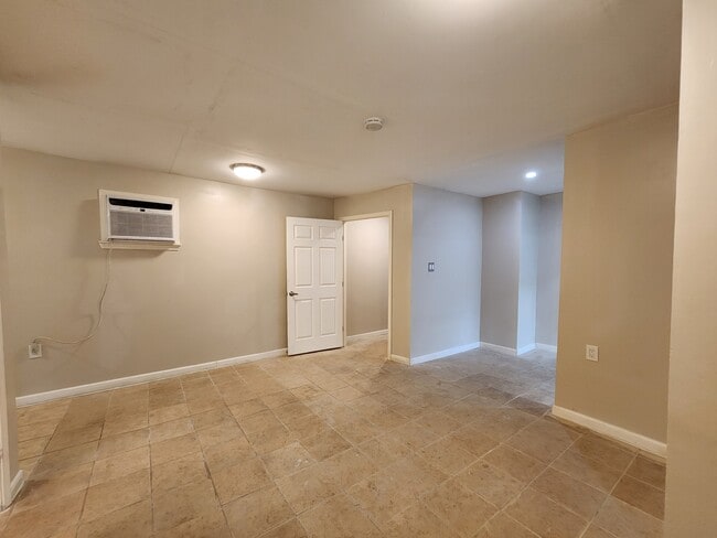 Building Photo - 2600 Countiss Dr