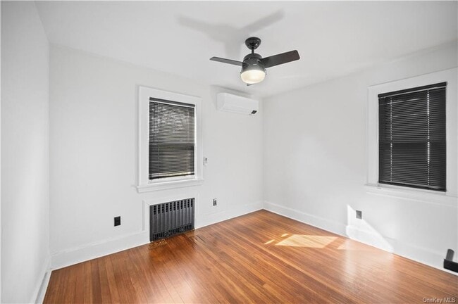 Building Photo - 30 Acorn Terrace