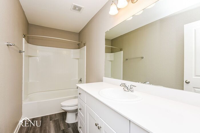 Building Photo - 13320 Wysong Dr