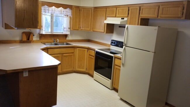 Building Photo - VIDEOTOUR: 2-Bedroom with Garage, close to...