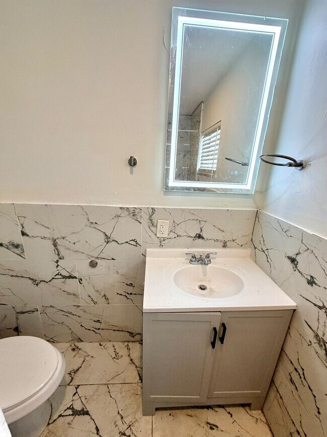 Building Photo - 5730 NW 27th Ct