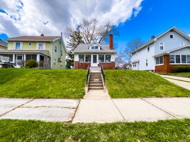 Building Photo - 464 Shasta Dr