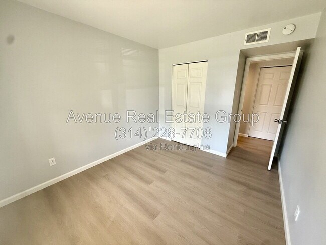 Building Photo - 1674 Blue Ridge Dr