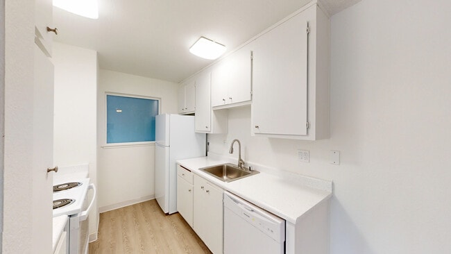 Building Photo - 541 Alameda del Prado