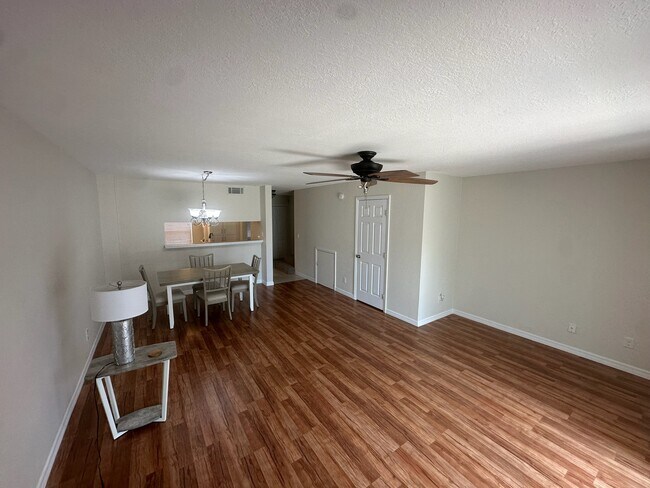 Building Photo - 5206 Sunridge Palms Dr