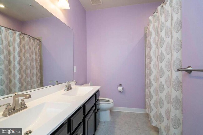 Building Photo - 5950 Etterbeek St