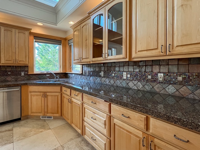 Building Photo - Bright & Beautiful Forest Heights Home with Gourmet Kitchen, Bonus Space & Private Cul-de-Sac Set...