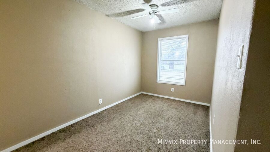 Building Photo - 310 E Lynn St