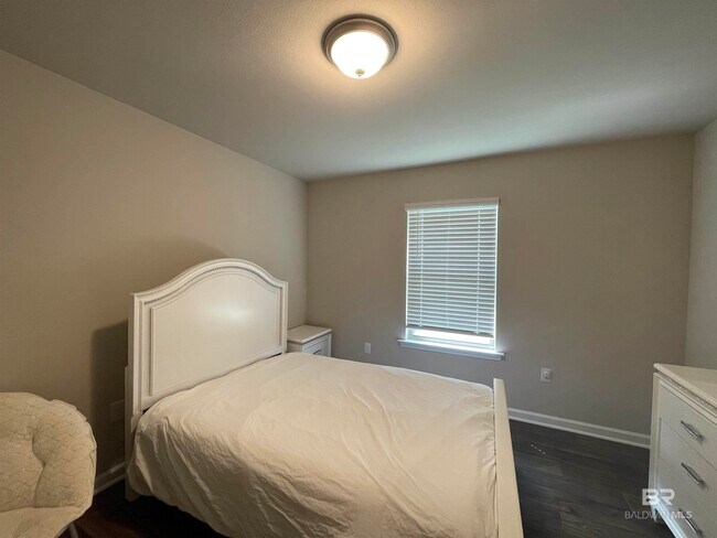 Building Photo - 23976 Songbird Dr
