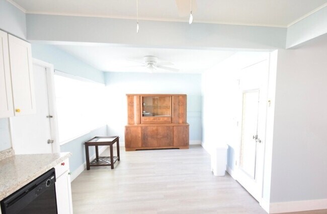 Building Photo - FULLY FURNISHED Condo For Rent in Pinellas...