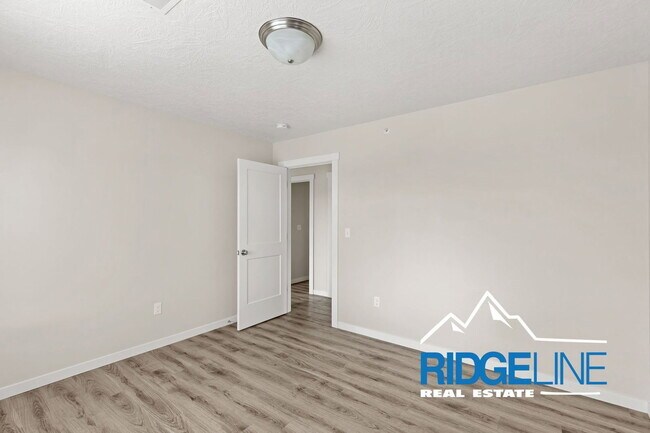Building Photo - 1120 American Ave