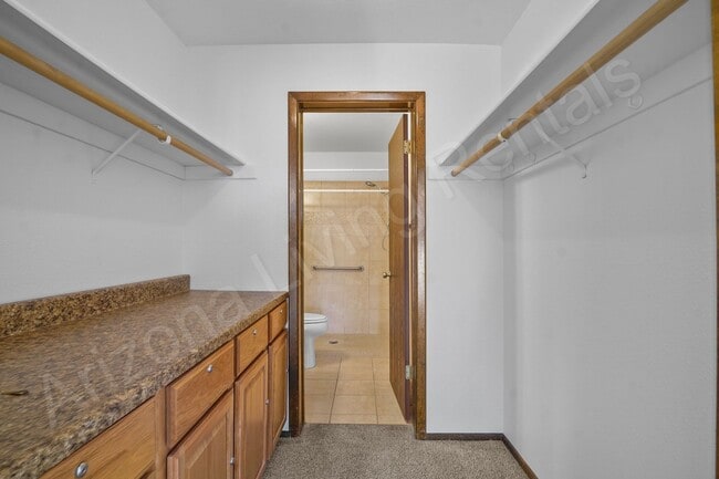 Building Photo - CENTRALLY LOCATED 1 BEDROOM CONDO