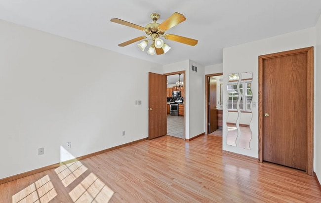 Building Photo - 3907 Aberdeen Dr