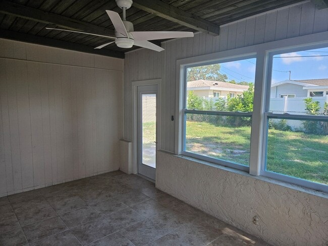 Building Photo - Block Remodeled Seminole Home
