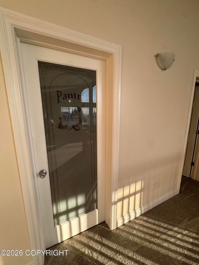 Building Photo - Stunning home in Goldenview