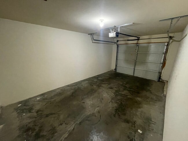 Building Photo - All Inclusive Duplex | 2 Bedroom | 1.5 Bathroom