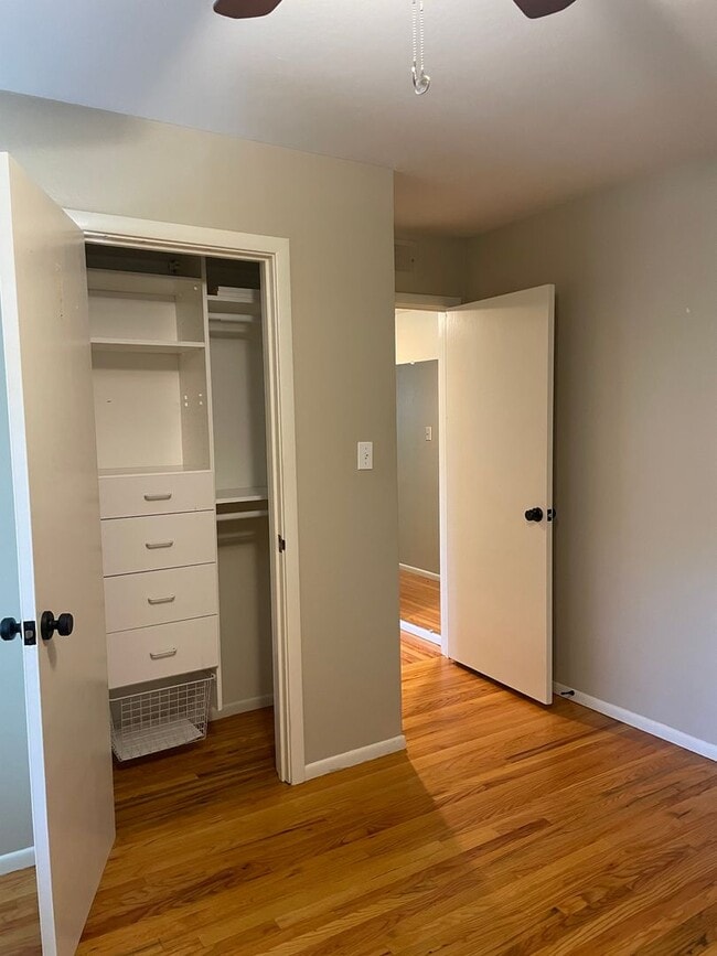 Building Photo - 3 Bed/1 Bath Single Family Home in East Sacramento