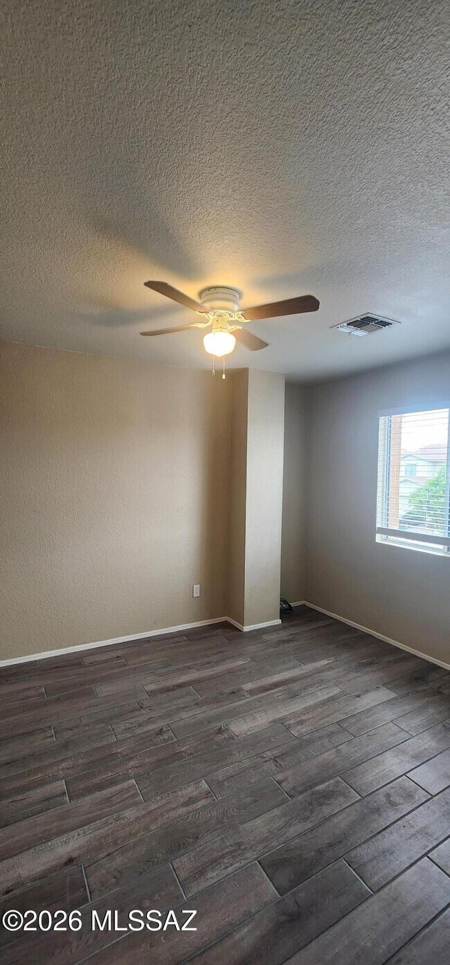 Building Photo - 1058 W Sea Star Dr