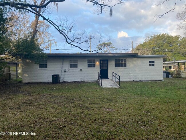 Building Photo - 815 La Marche Dr