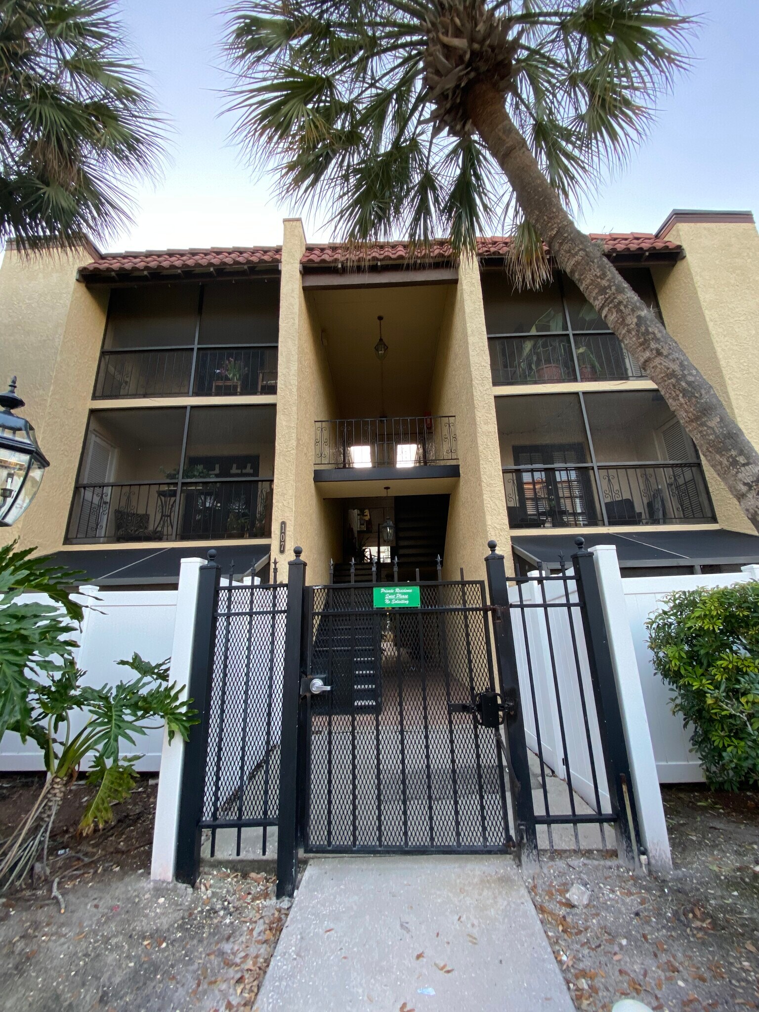 Building Photo - 107 S Obrien St