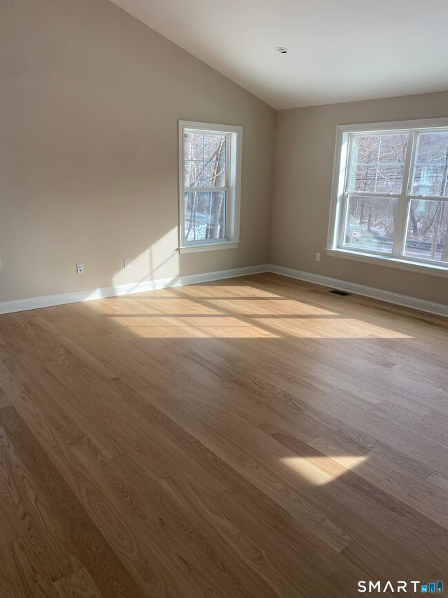 Building Photo - 919 Strongtown Rd