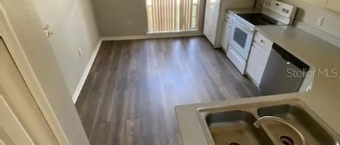 Building Photo - 639 Yak Ct