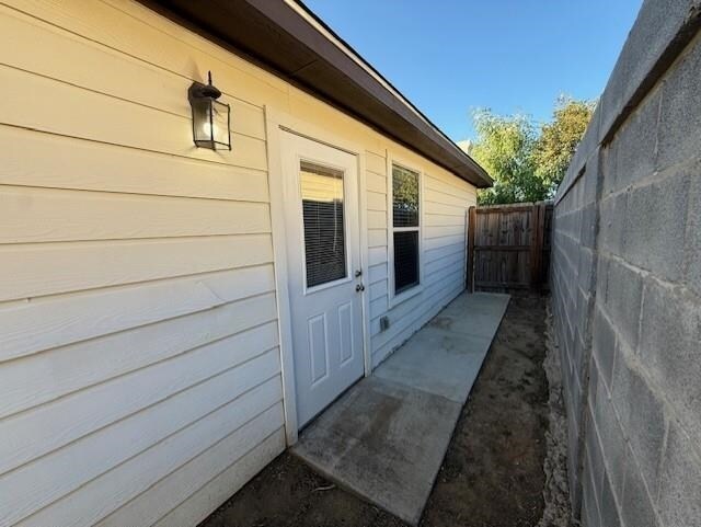 Building Photo - 2521 La Parra Ln