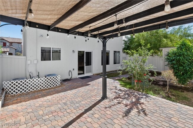 Building Photo - 5649 Dawn Falls St